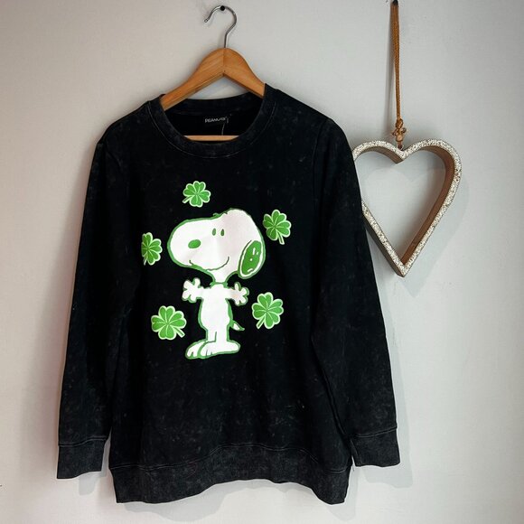 Peanut St. Patrick's Day Womens Plus Size 1X Sweatshirt Black Washed Distressed - Picture 1 of 11